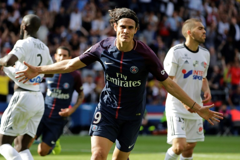 Pin L'attaquant du PSG Edinson Cavani auteur du premier but face à Amiens. AFP Whatsapp Twitter Facebook Commentaires 0