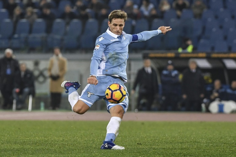 Lucas Biglia fue presentado como refuerzo del AC Milan Lucas Biglia fue presentado como refuerzo del AC Milan