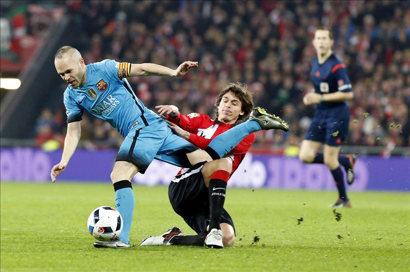 Barcelona empató con un gol de Suárez ante el Atletico Madrid