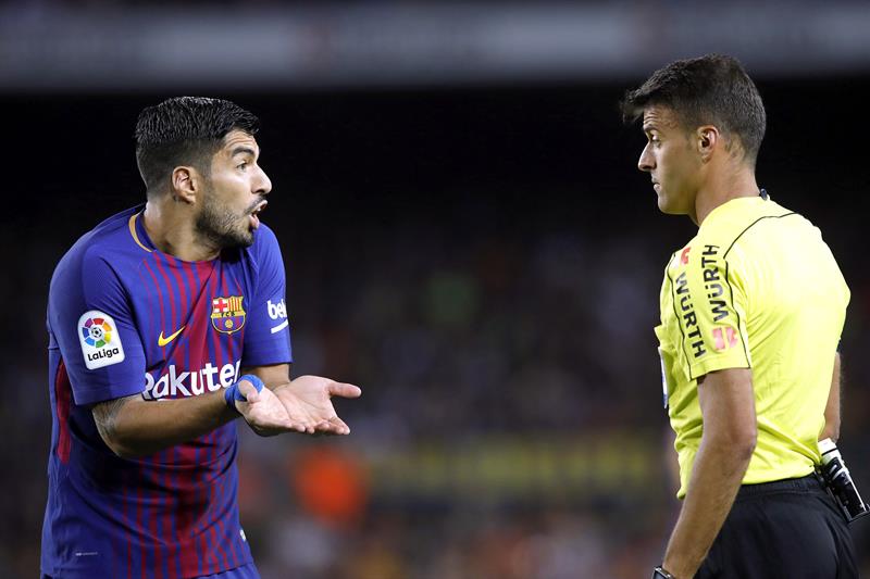 Siguiente Artículo Artículo previo
Pin Luis Suárez cerró la goleada del Barça ante el Espanyol. EFE Whatsapp Twitter Facebook Comentarios 0