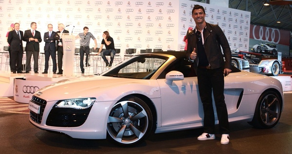 Los coches más espectaculares de Cristiano Ronaldo Audi-r8-spyder-v10--coche-de-cristiano-ronaldo--efe