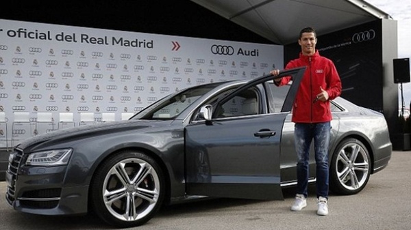 Los coches más espectaculares de Cristiano Ronaldo Audi-s8--coche-de-cristiano-ronaldo--efe