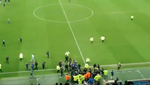 Los ultras del Le Havre saltaron al campo para agredir a sus jugadores