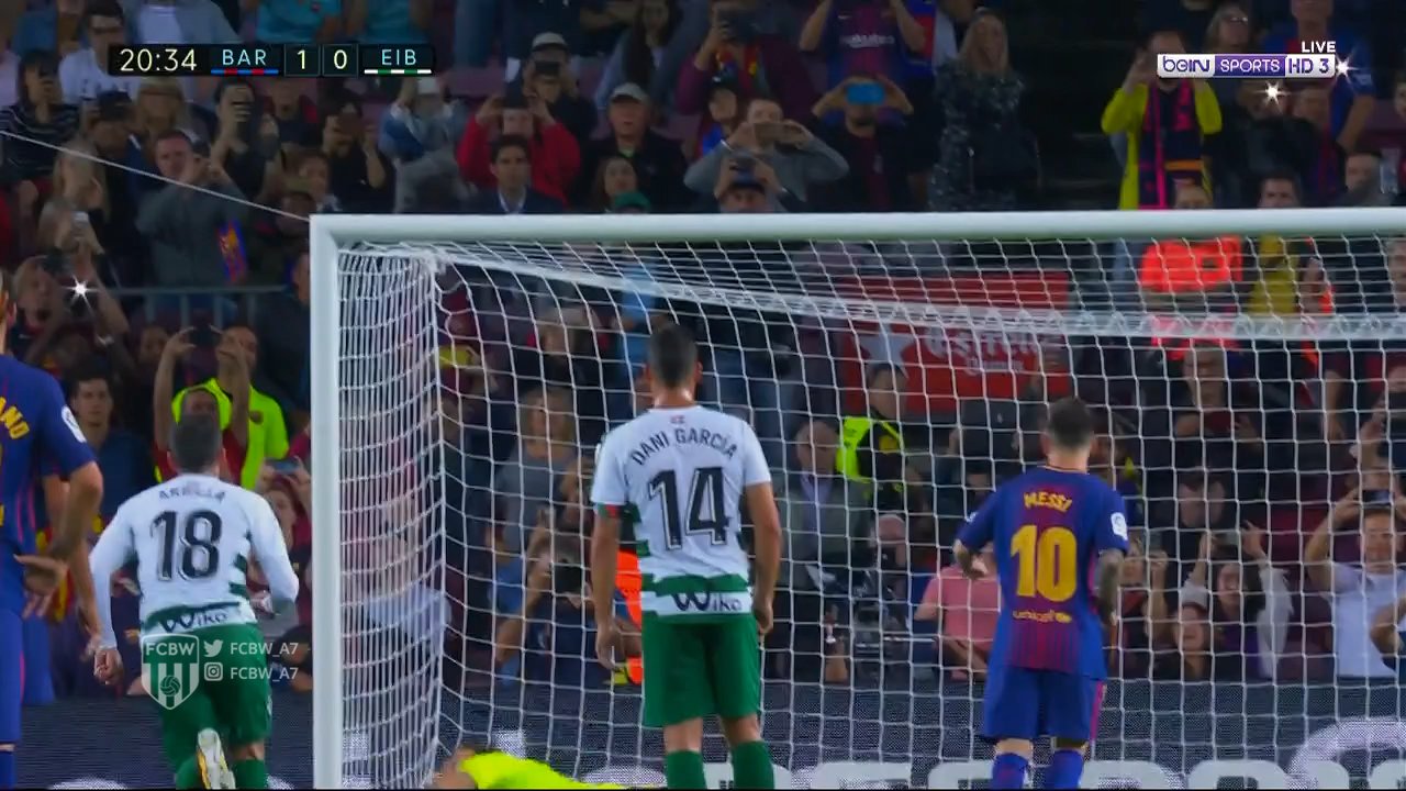 Pin Messi hizo un pase al fondo de las mallas para convertir el penalti. beINSports Whatsapp Twitter Facebook Comentarios 6
