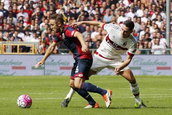 http://thumb.besoccer.com/media/img_news/diego-capel--durante-el-genoa-ac-milan--twitter.jpg