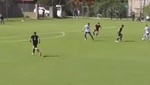 Al 'Puskas' directo: ¡tres regates, caño y vaselina de rabona!