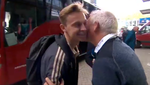 De Jong recibió los ánimos más especiales: un beso de su padre