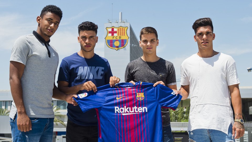 Pin 'Choco Lozano Moha Ruiz de Galarreta y Samu Araújo los 4 nuevos del Barça B. Twitter FCBmasia Whatsapp Twitter Facebook Comentarios 2