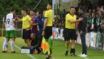 ¡Se lesionó el árbitro y buscaron un sustituto entre el público!