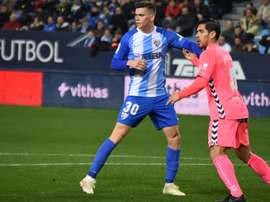 Malagón (d) fue expulsado en La Rosaleda. BeSoccer