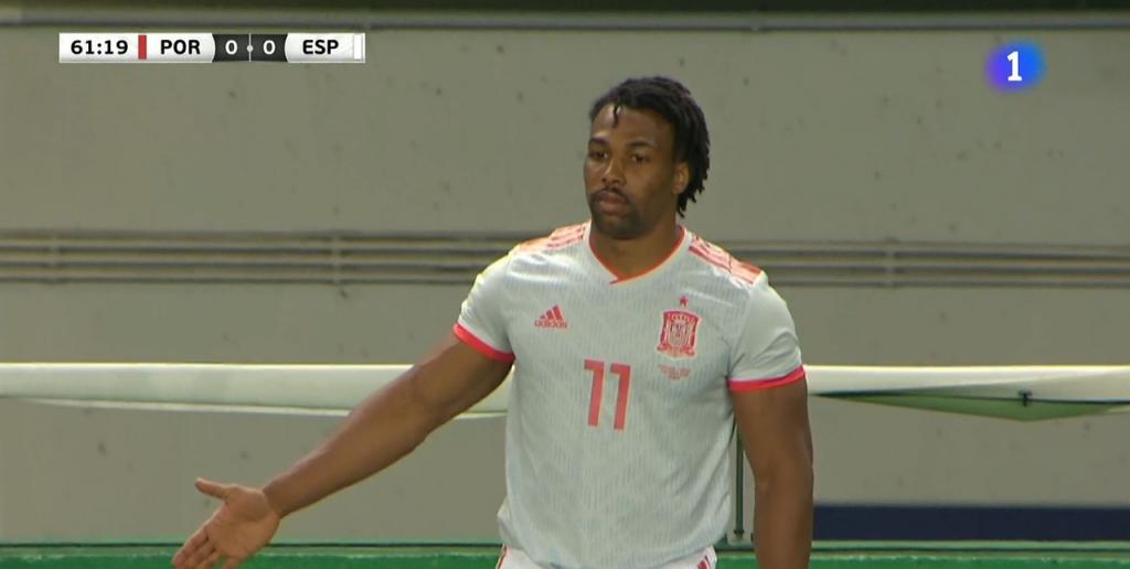 A la tercera, Adama Traoré por fin pudo debutar con España ...