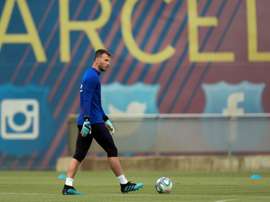 Neto defenderá la meta del Barça en el derbi. AFP