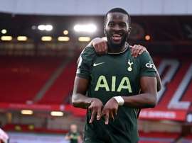 Ndombele aide Tottenham à suivre le rythme en tête. AFP