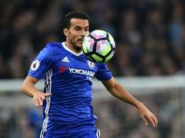 La incertidumbre sobre el futuro de Pedro, Willian y Giroud se mantendrá al menos un mes más. AFP