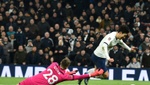 Son y la incomparecencia del VAR llevan al Tottenham a octavos