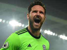 El Cardiff respira y asusta con el descenso al Brighton. AFP