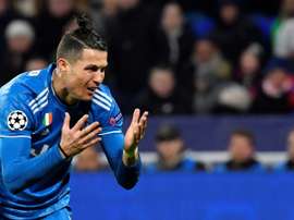 Cristiano no logró remontar el partido con la Juve. AFP