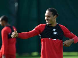 Quand Manchester United a préféré Lindelof à Van Dijk. goal
