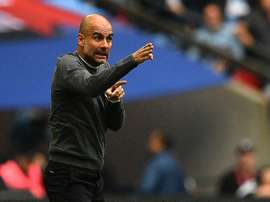 Guardiola espera tener un defensa más antes de que arranque la temporada. AFP
