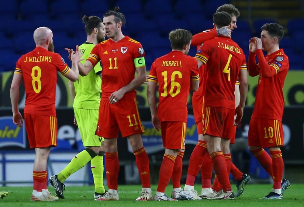 Bale Praises Caretaker Boss Page After Massive Win Over Czechs Bale Praises Caretaker Boss Page After Massive Win Over Czechs