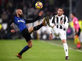 Borja Valero seguirá en el Inter un año más. AFP