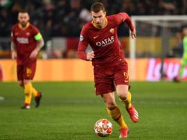 Dzeko parece encaminarse a Londres. AFP