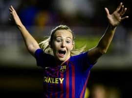 Toni Duggan y Jakobsson suenan para aterrizar en la capital española. AFP