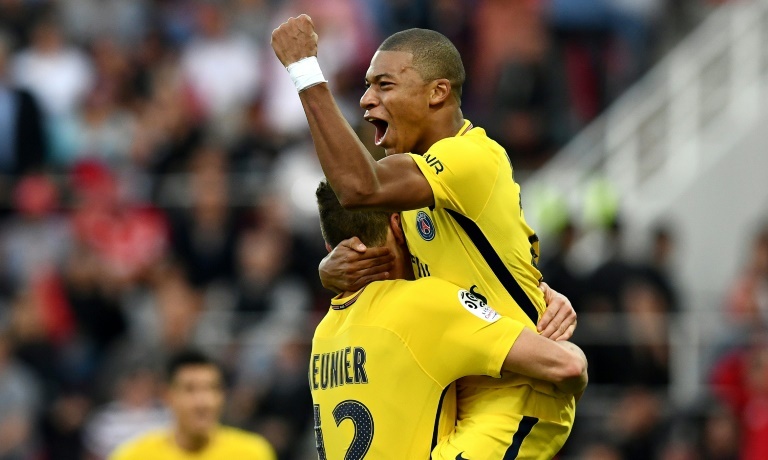 Kylian Mbappe Remporte Le Titre De Golden Boy 17