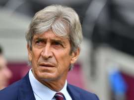 Manuel Pellegrini suena para el fútbol turco. AFP/Archivo