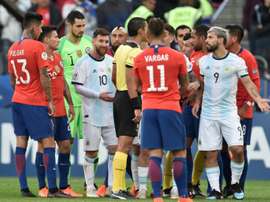 La CONMEBOL sancionó a Messi... y así de 'preocupado' reaccionó. AFP