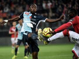 Tino Kadewere (i) suena como refuerzo del Valladolid en enero. AFP/Archivo