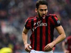 Çalhanoglu podría marcharse del Milan. AFP