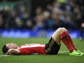 Bryan Oviedo no fichó por el WBA. AFP