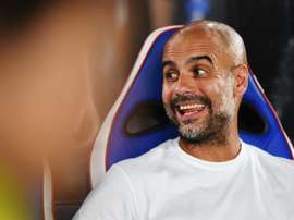 Guardiola, premier entraîneur à se prendre un carton jaune. AFP