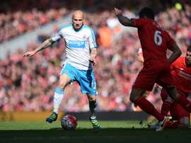 Junto a Ritchie, Shelvey es uno de los futbolistas que está cerca de renovar con el Newcastle. AFP
