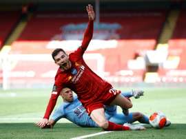 El Liverpool tropieza ante el Burnley. AFP