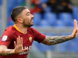 Kolarov tendrá la opción de renovar con la Roma. AFP