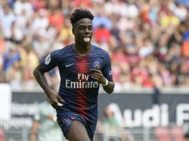Timothy Weah podría irse cedido al Celtic de Glasgow. AFP