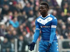 El Genoa está interesado en fichar a Balotelli, pero con una condición. AFP