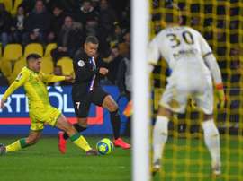 Mbappé dio la asistencia del primer gol tras un jugadón. AFP