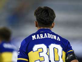 El '10' de Maradona podría ir de forma permanente en el escudo de Boca. AFP