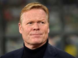 Koeman vuelve a alejarse del Barcelona. AFP