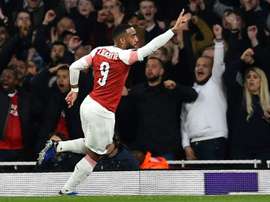 Lacazette no se fía de Mestalla. AFP