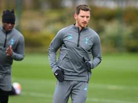 Vertonghen no descarta seguir jugando en Inglaterra. AFP