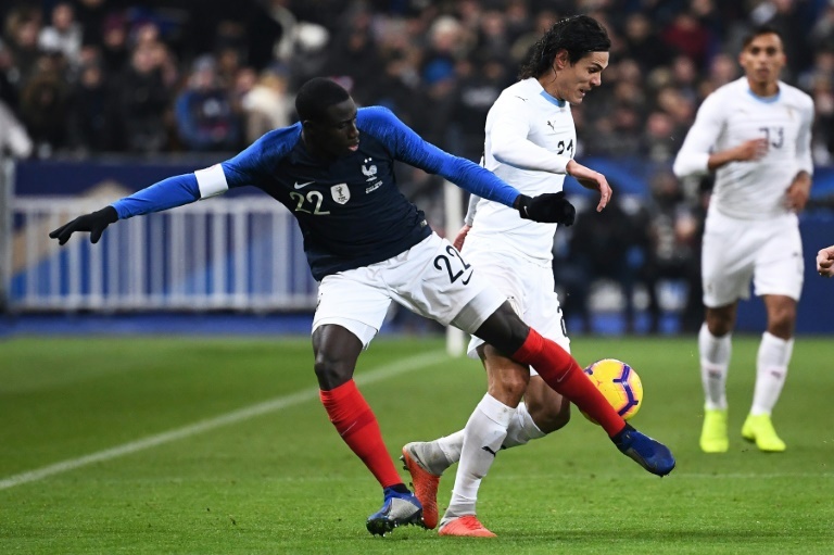 Nova Vitrine Para Mendy Na Selecao Francesa