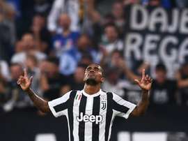 Douglas Costa, en la agenda de muchos clubes de Europa. AFP