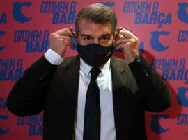 Laporta tiene en su mano la carta de la renovación de Messi. AFP/Archivo