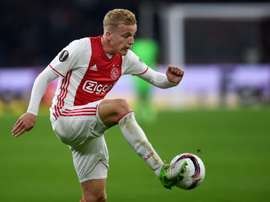 Van de Beek, lesionado, será baja en Europa. AFP