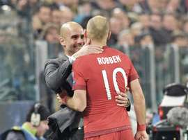 Robben se queda con Pep. EFE