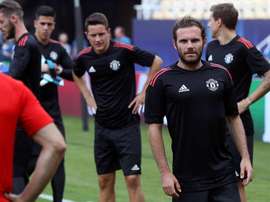 Los españoles y latinoamericanos del Manchester United podrían abandonar el equipo. EFE